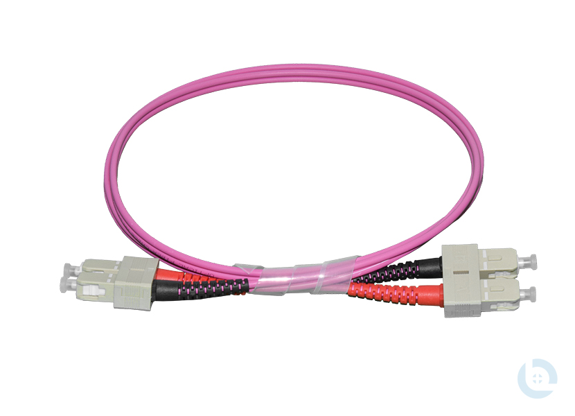 Duplexpatchkabel 2G50/125 OM4 erikaviolett 2,8mm SC/PC-SC/PC