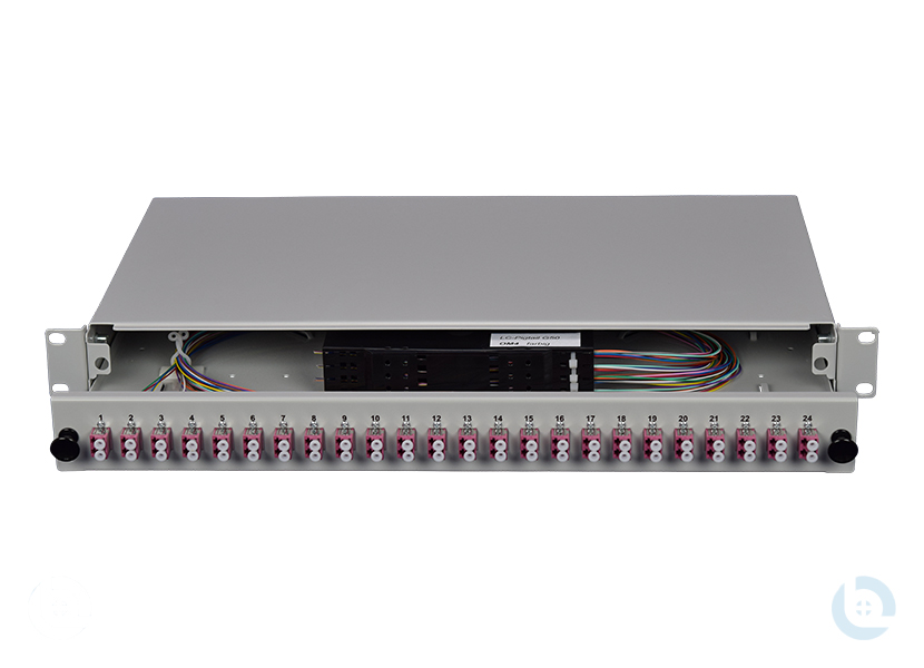 Spleissbox 19", 1HE, STAHL, Schublade RAL7035 LC/PC-Dupl. G50/125 OM4 kompl. bestückt