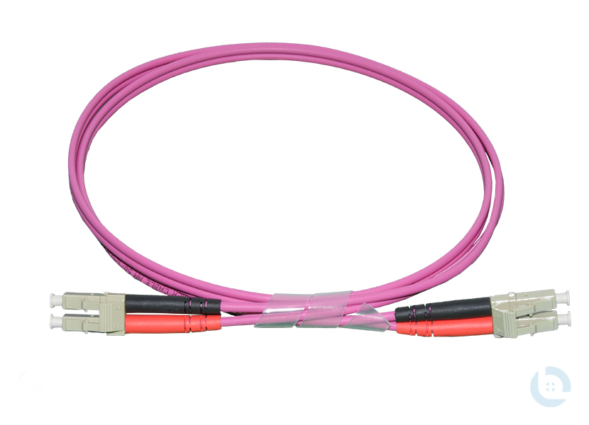 Duplexpatchkabel 2G50/125 OM4 erikaviolett 2,8mm LC/PC-LC/PC